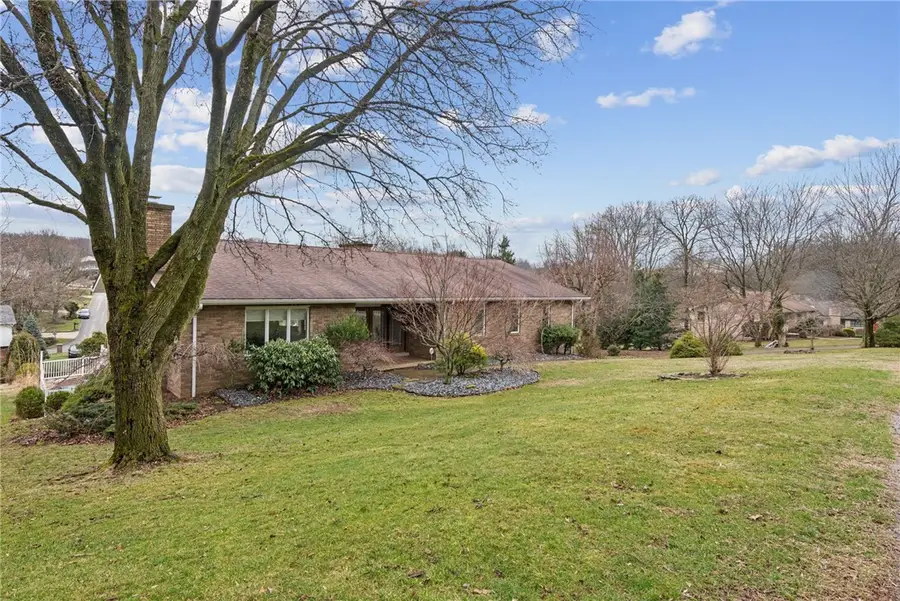 104 Dellview Ct, Greensburg, PA 15601 - #2