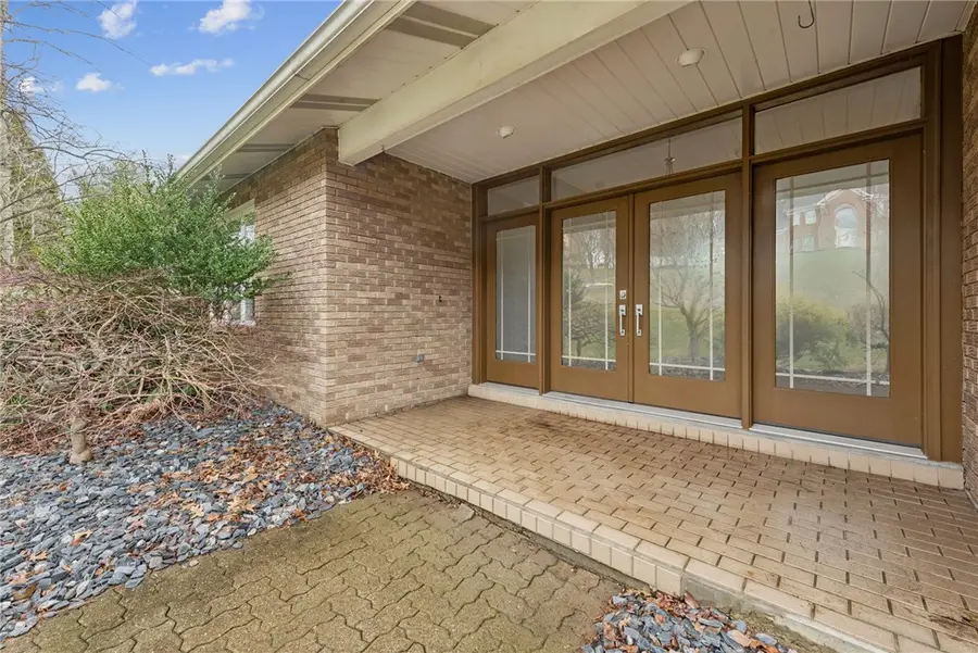 104 Dellview Ct, Greensburg, PA 15601 - #3