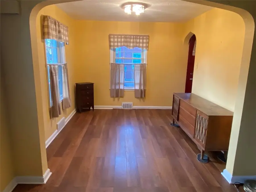 165 Meadowbrook Dr, Bethel Park, PA 15102 - #3