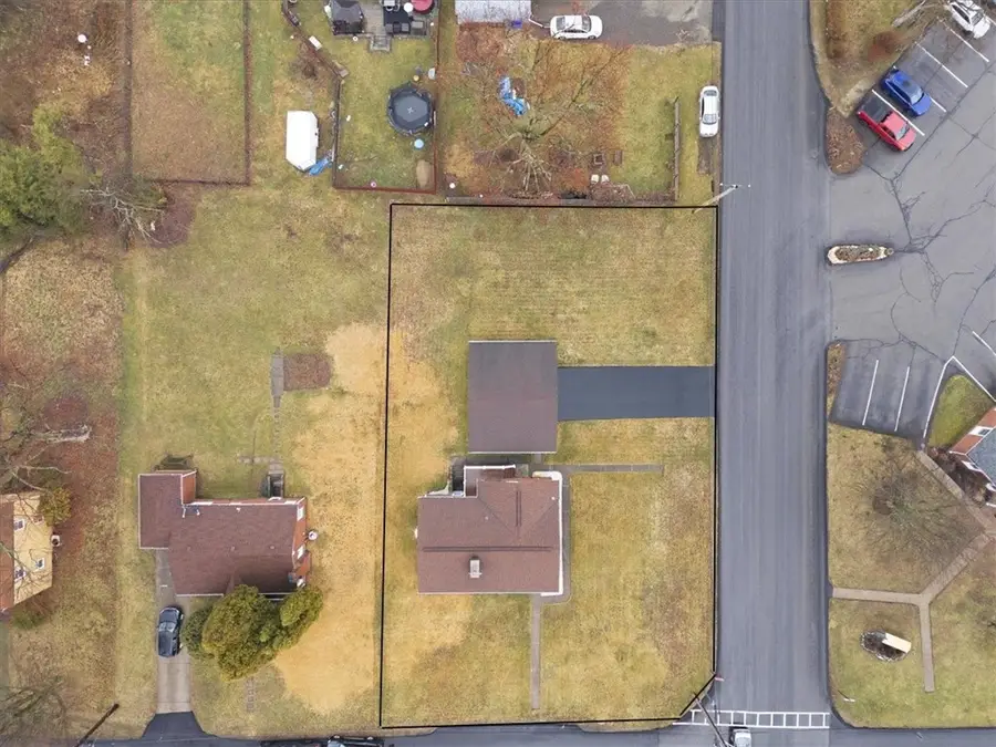 2039 Circle Drive+3 Car Garage, Hopewell, PA 15001 - #2