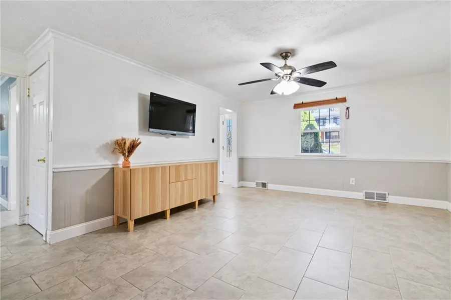 688 Carnival Dr, Pittsburgh, PA 15239 - #2