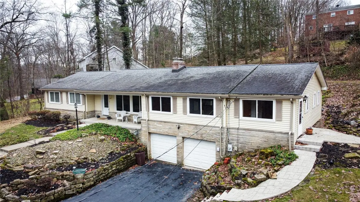 104 Lakewood Dr, Butler, PA 16001 - #1