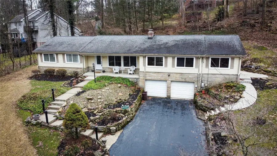 104 Lakewood Dr, Butler, PA 16001 - #2