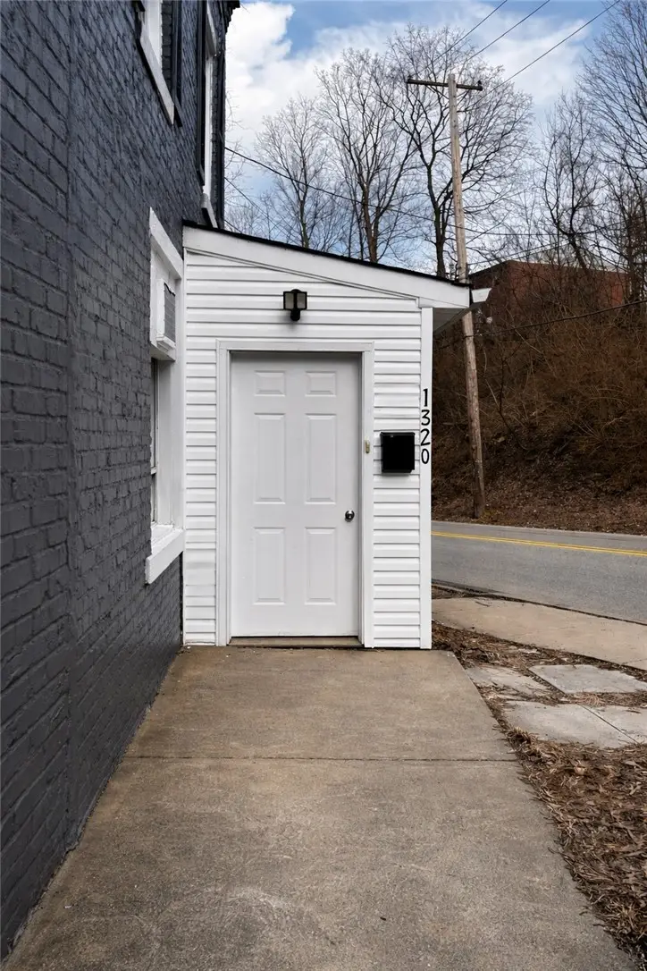 1320 Pioneer Ave, Pittsburgh, PA 15226 - #2