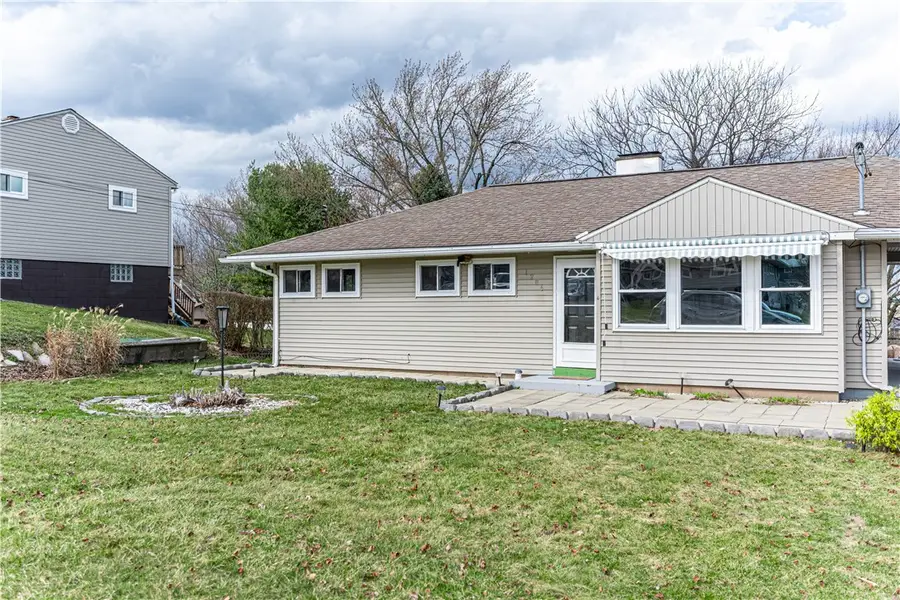 1206 Augusta Dr, Aliquippa, PA 15001 - #2