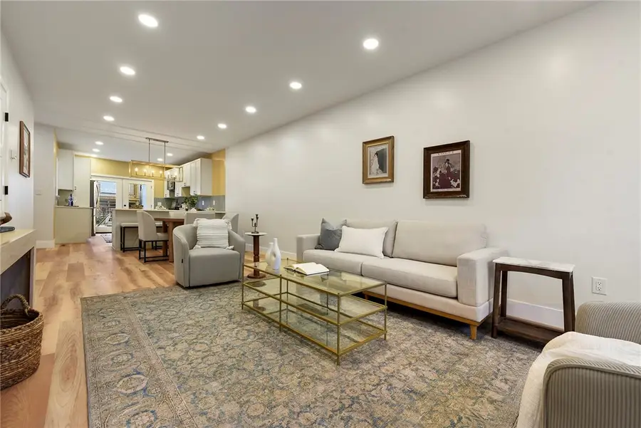 5412 Carnegie St, Pittsburgh, PA 15201 - #2