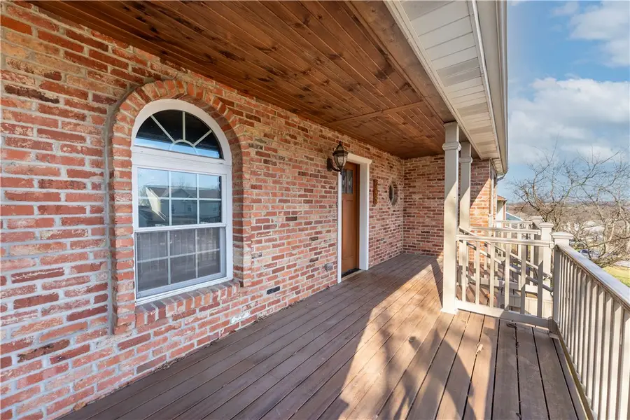 209 Farmcrest Dr, Oakdale, PA 15071 - #2