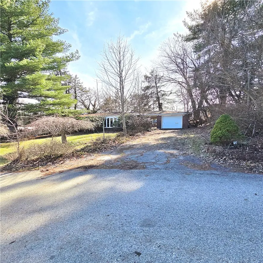 107 Winfield Ave, Bentleyville, PA 15314 - #2