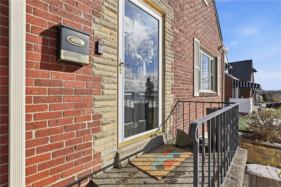 633 Moreland Dr, Pittsburgh, PA 15243 - #2