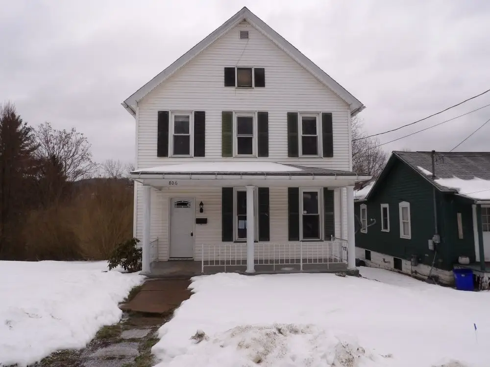 806 E 4th St, Oil City, PA 16301 - #1