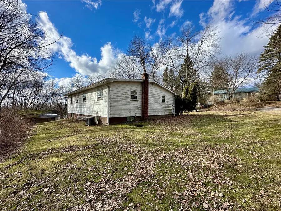 404 Ridgelawn Ave, New Castle, PA 16105 - #2