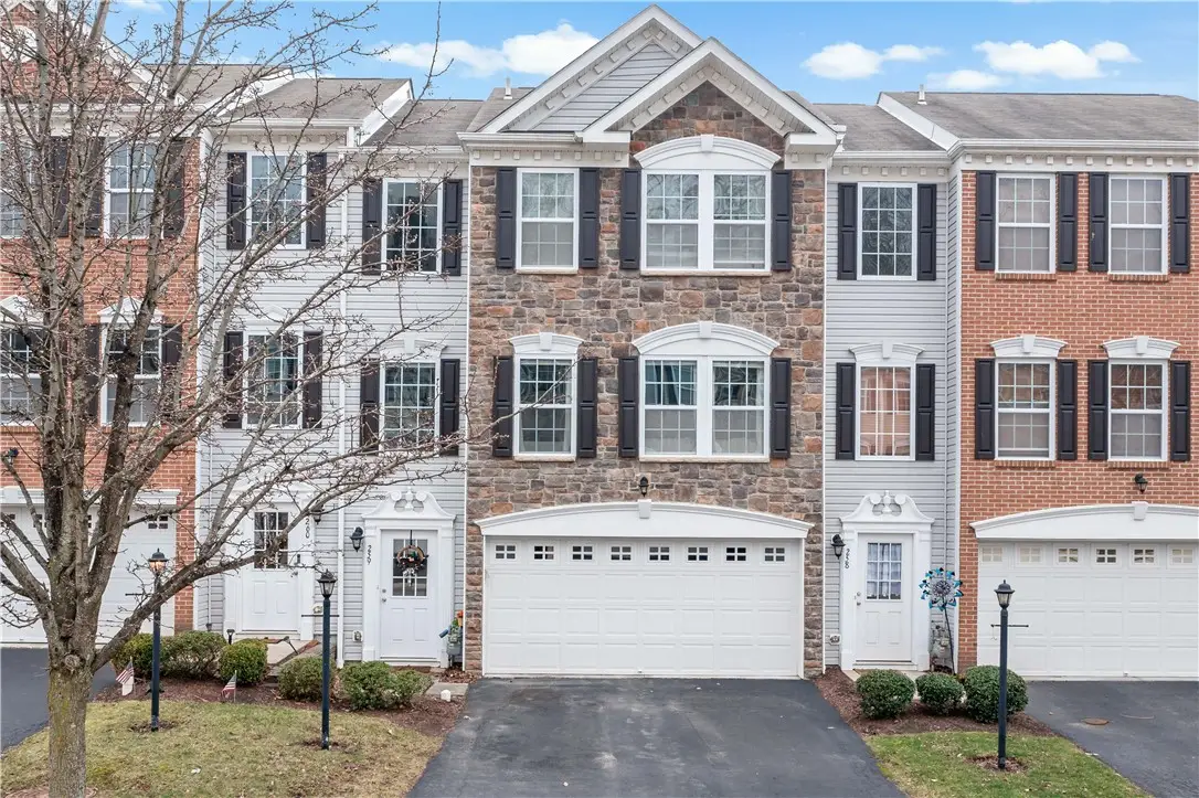 259 Grace Manor Dr, Coraopolis, PA 15108 - #1