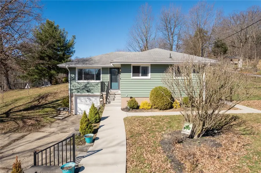 519 Jefferson St, Evans City, PA 16033 - #2