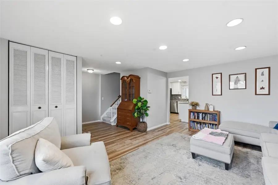 4305 Hemlock Cir, Allison Park, PA 15101 - #2