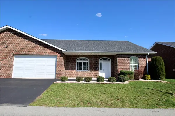 909 Valentina Ln, New Kensington, PA 15068