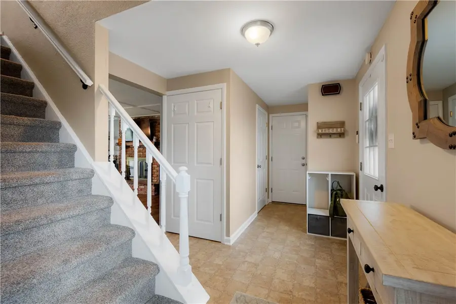 5865 Irishtown Rd, Bethel Park, PA 15102 - #2