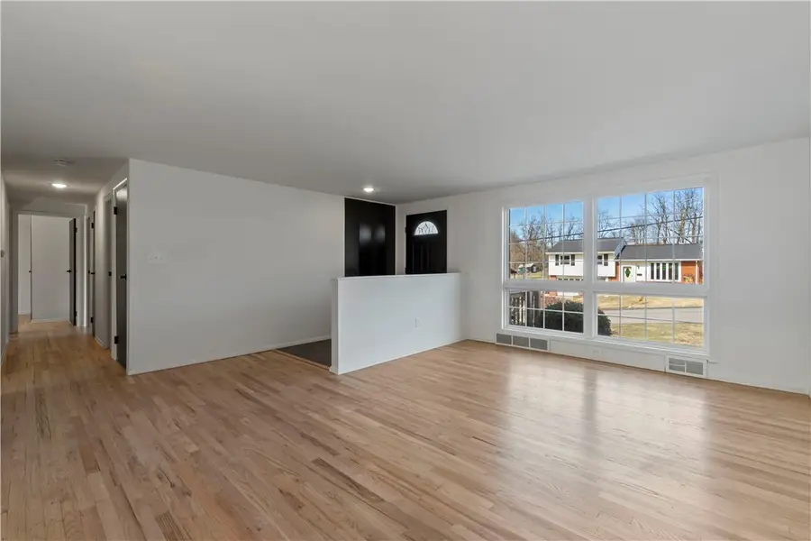 117 Nassau Dr, Pittsburgh, PA 15239 - #2