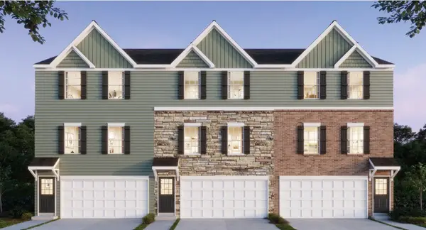 1802 Canterbury Dr #214E, Imperial, PA 15126