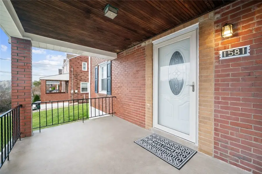 1581 Greencrest Dr, Pittsburgh, PA 15226 - #3