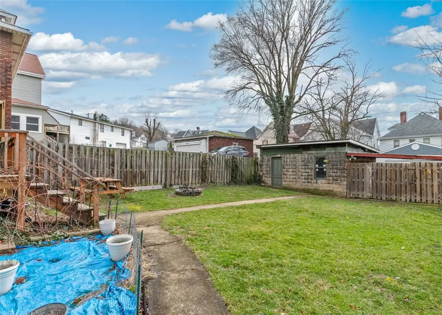 407 E Green St, Connellsville, PA 15425 - #3