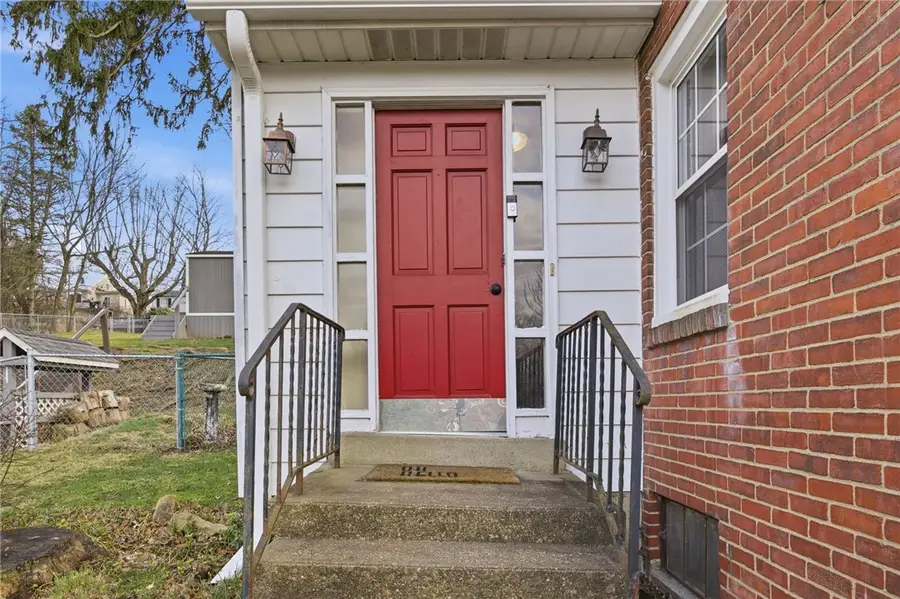 135 Spring Grove Rd, Pittsburgh, PA 15235 - #3