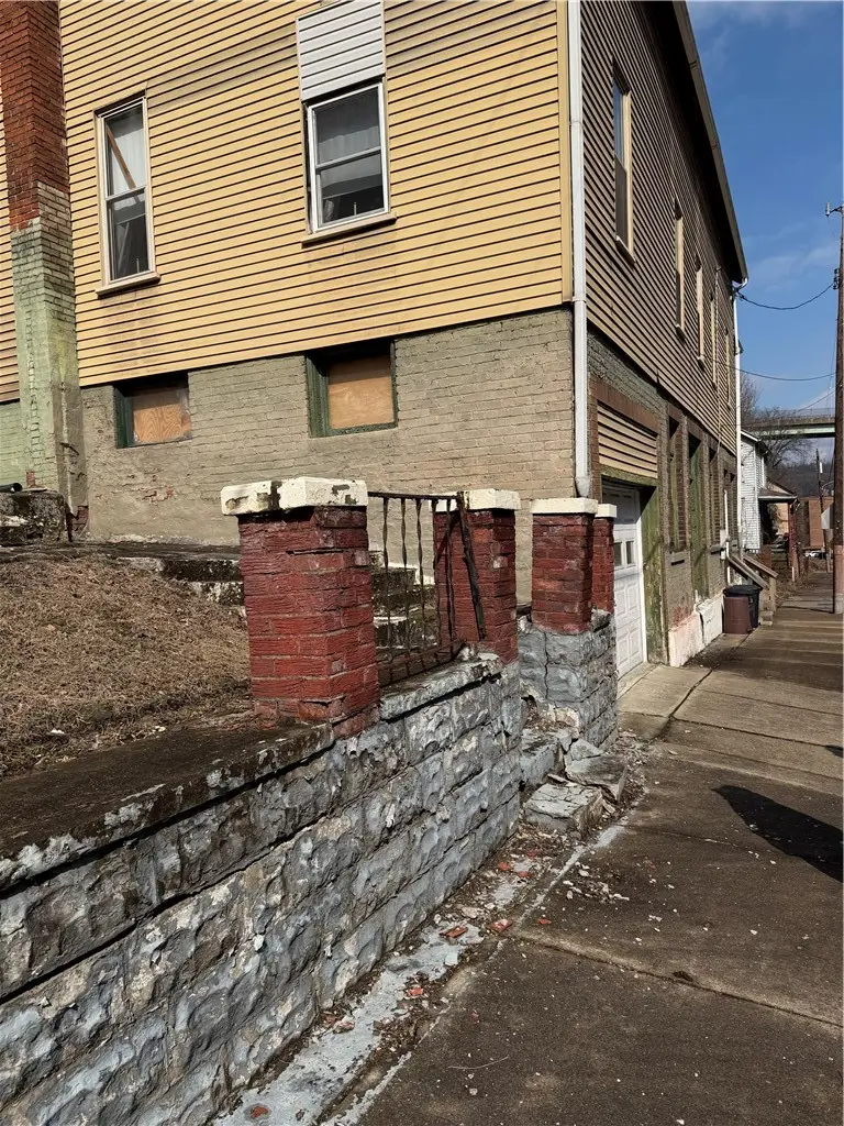 601 3rd St, Monessen, PA 15062 - #3