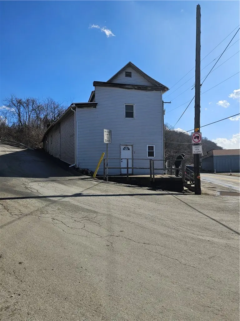 501 Main St, Belle Vernon, PA 15012 - #2