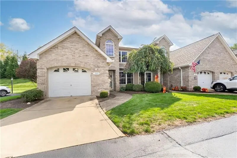 1009 W Waterford Ct, Canonsburg, PA 15317 - #1