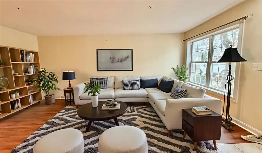 1009 W Waterford Ct, Canonsburg, PA 15317 - #2