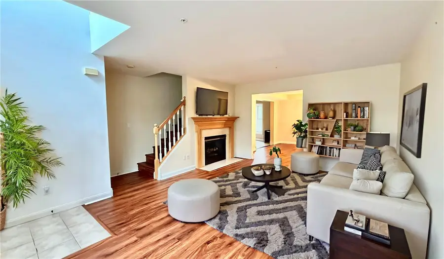 1009 W Waterford Ct, Canonsburg, PA 15317 - #3