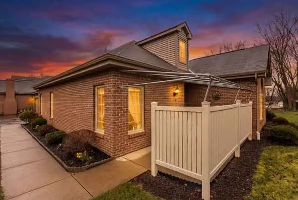 118 Windcrest Ct, Beaver Falls, PA 15010