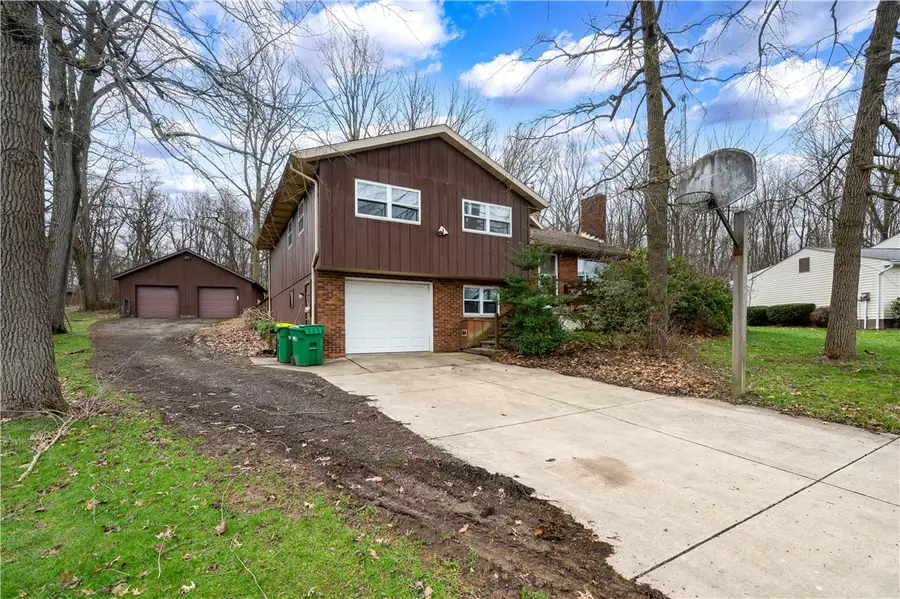 120 Braethorn Dr, Butler, PA 16001 - #2