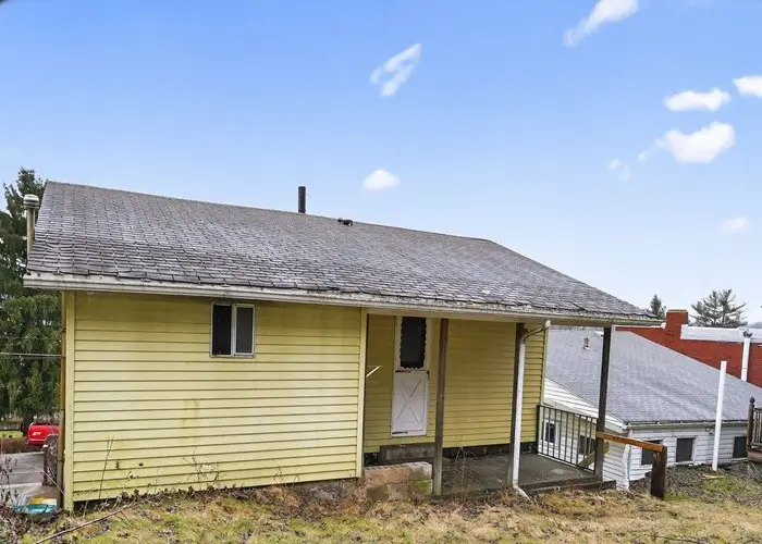 132 Mcvey St, Sturgeon, PA 15082 - #3