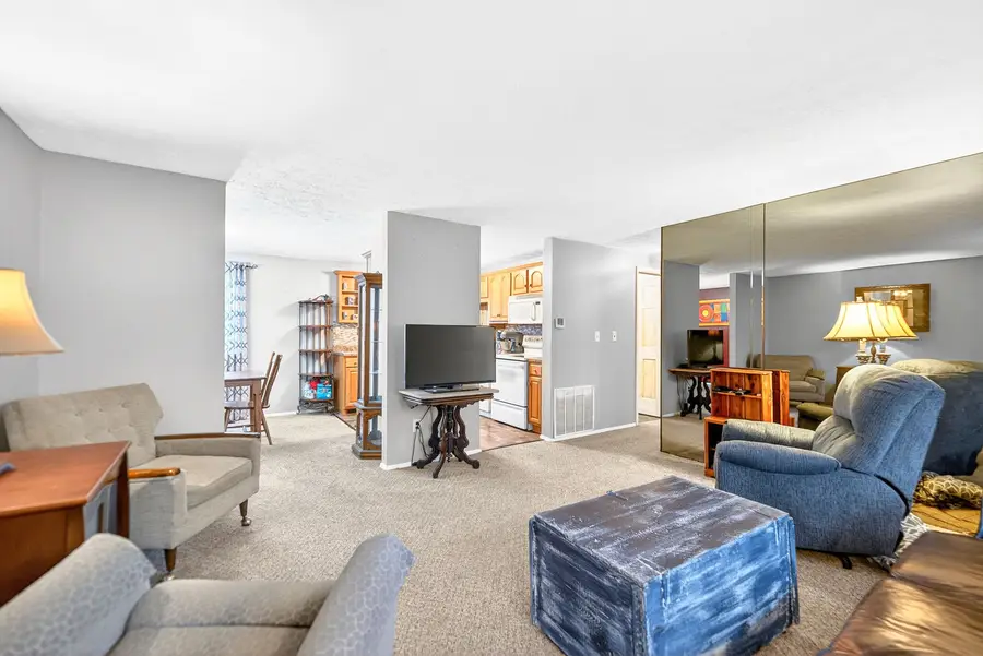 1952 Colleen, North Huntingdon, PA 15642 - #3