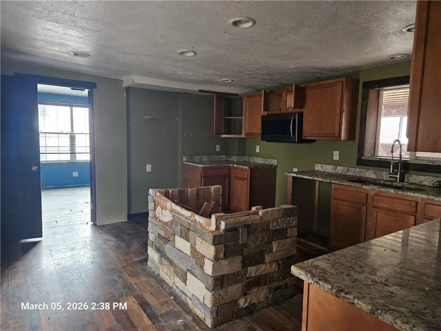 233 Main St, Bruin, PA 16022 - #3