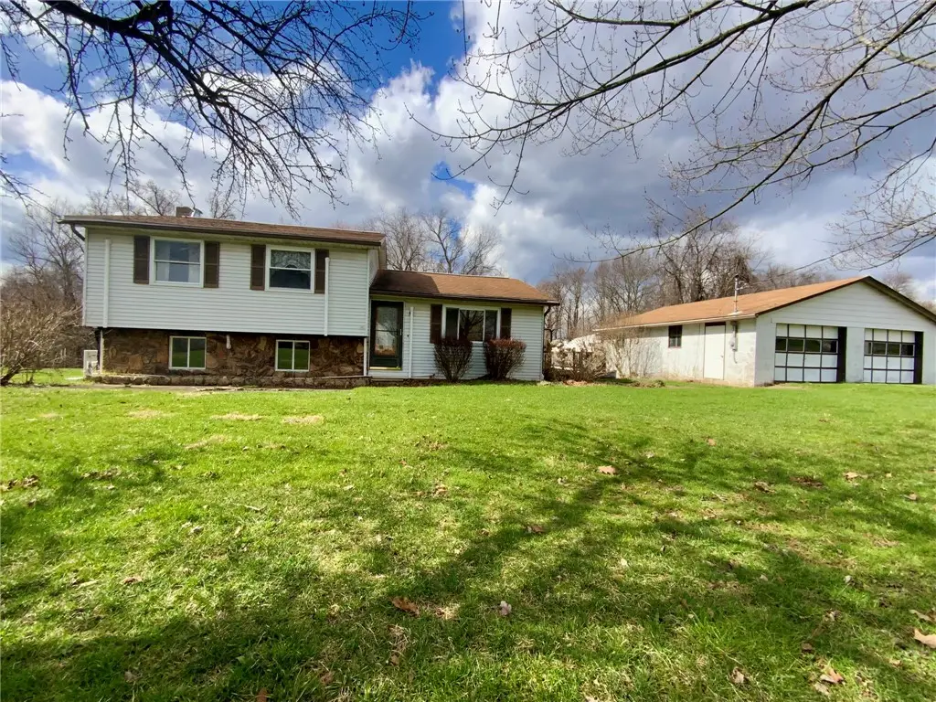 292 Tomlinson Run Church Rd, Georgetown, PA 15043 - #1