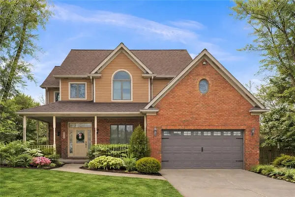 3110 Algonquin Trl, New Kensington, PA 15068