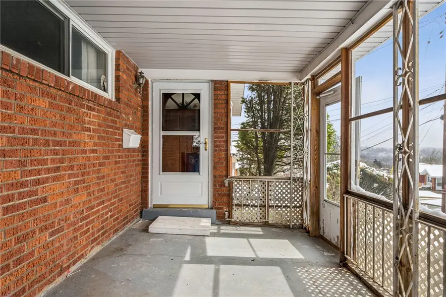 318 Dunbar Dr, Pittsburgh, PA 15235 - #3