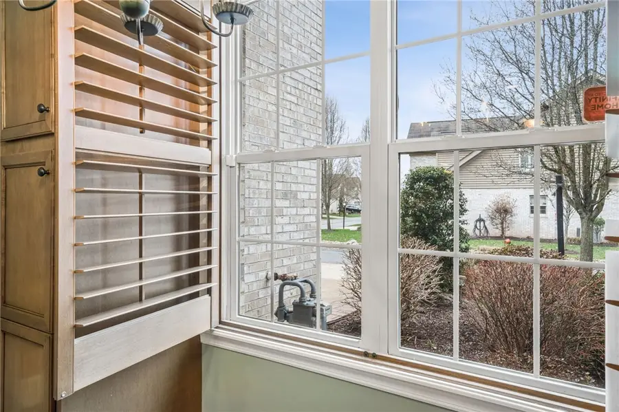 5034 Dana Dr, Jefferson Hills, PA 15025 - #3