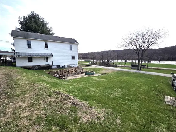 3284 Rainbow Run Rd, Monongahela, PA 15063
