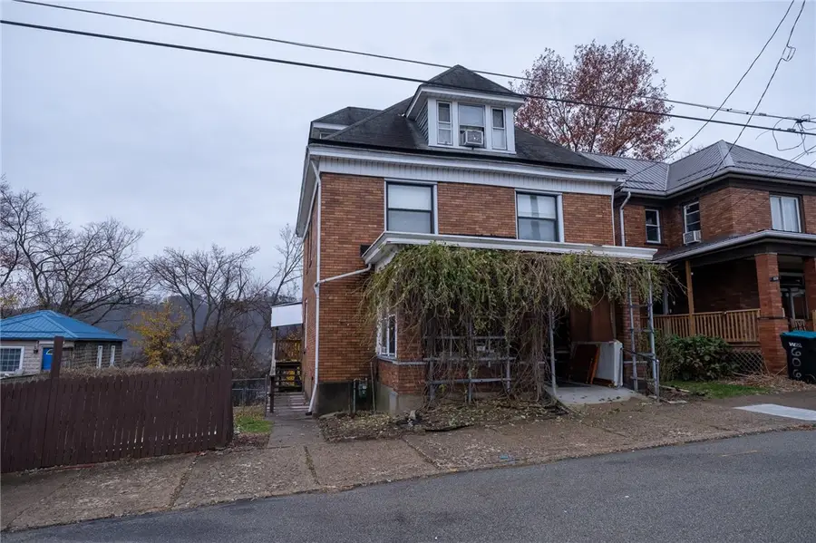 608 E 8th Avenue, Tarentum, PA 15084 - #2