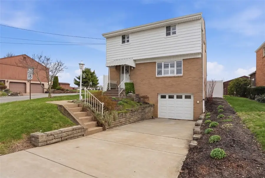 149 Speer St, Stowe, PA 15136 - #2