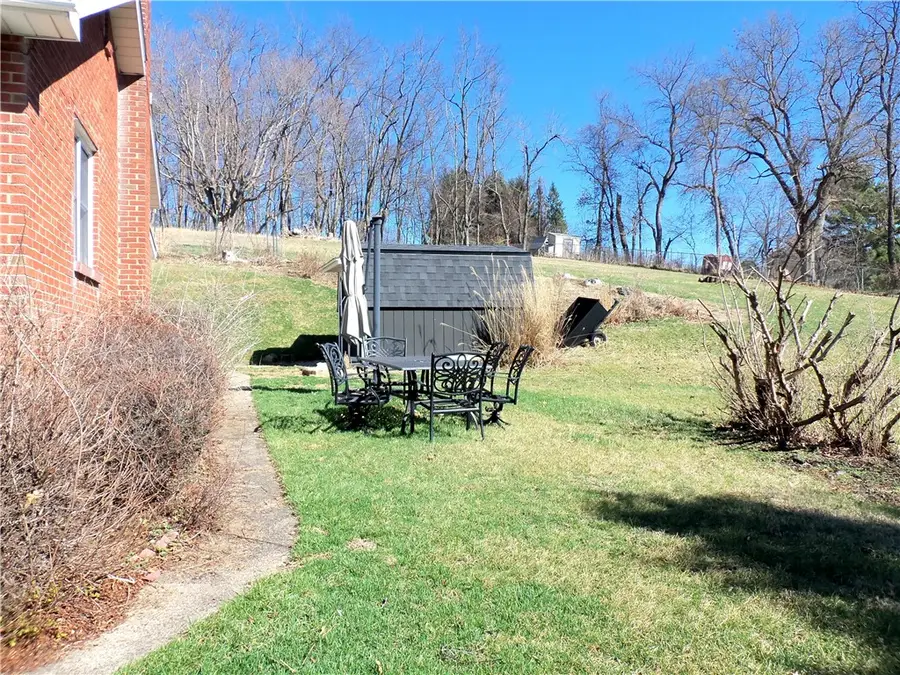 220 Franklin Farms Rd, Washington, PA 15301 - #3