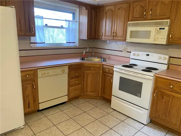 705 Redstone Dr, Allison Park, PA 15101