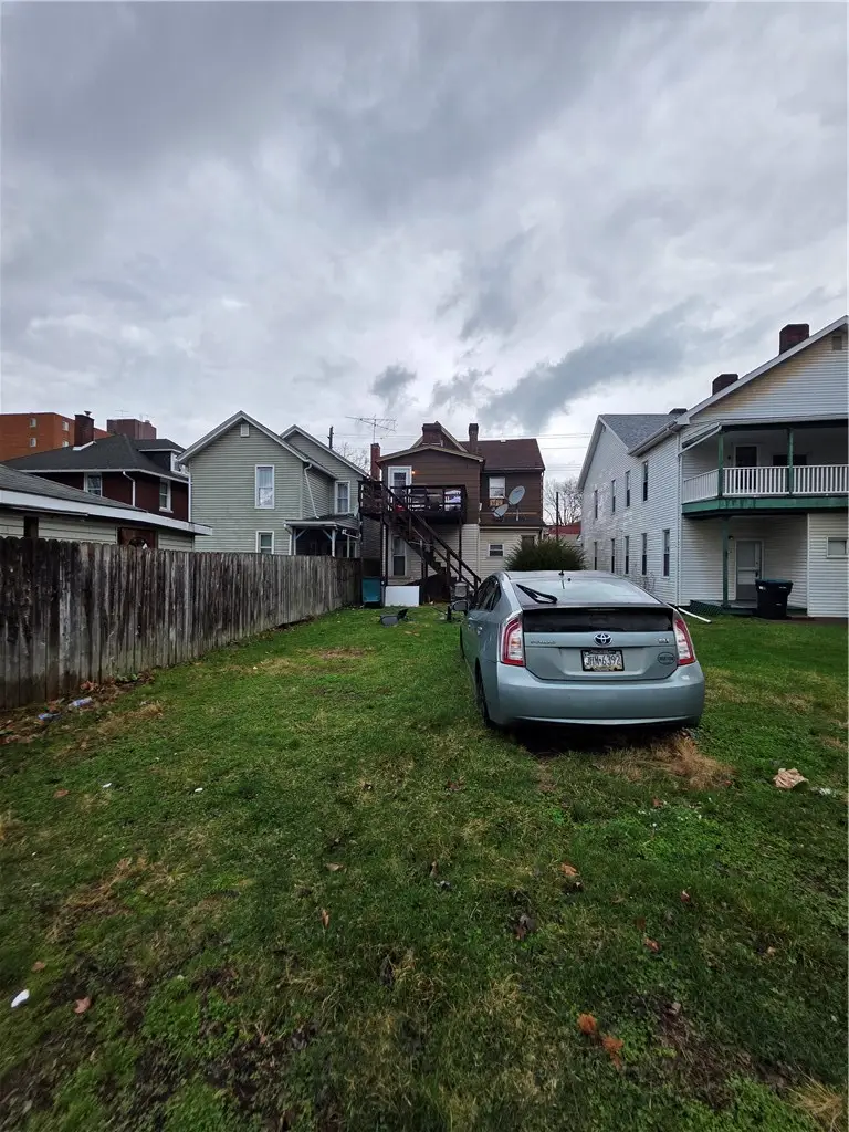 520 E 2nd Ave, Tarentum, PA 15084 - #3