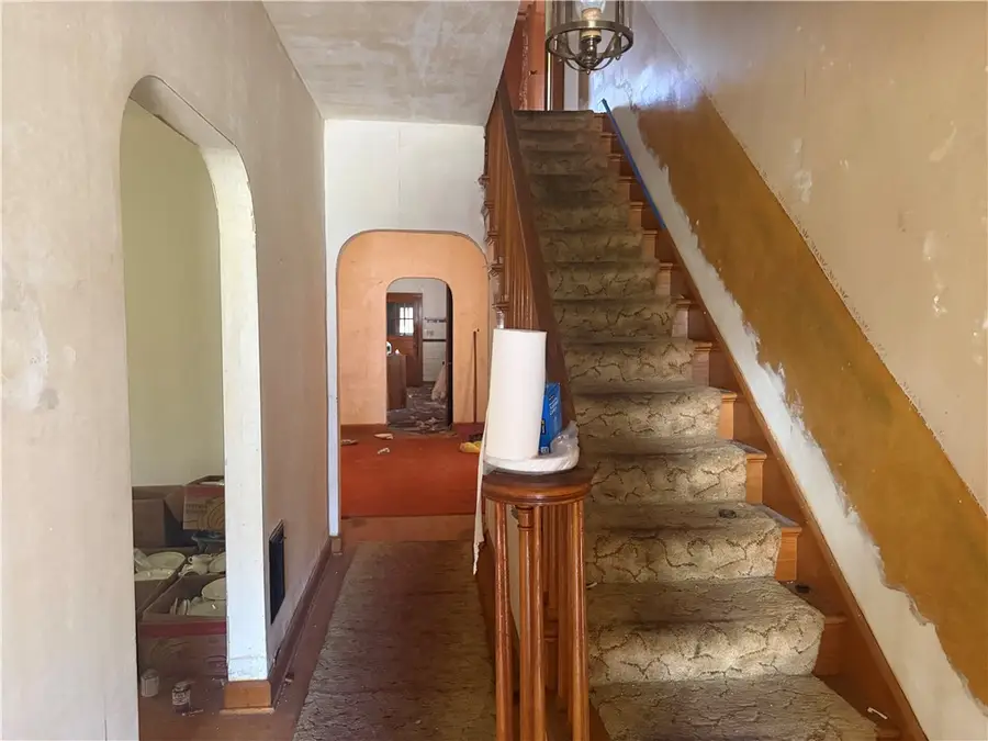 1046 Wallis Ave, Farrell, PA 16121 - #2