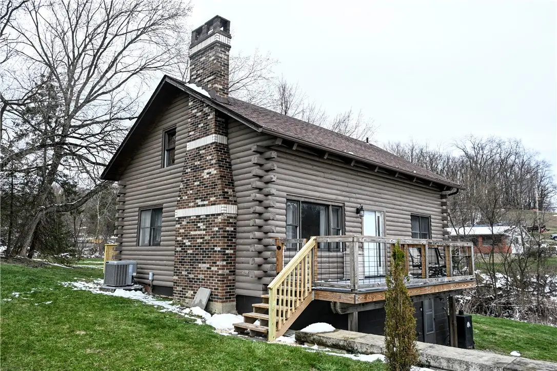 9049 Roberts Hollow Rd, Elizabeth, PA 15037 - #1