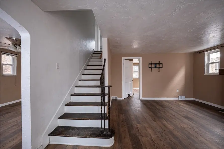 924 James St, Turtle Creek, PA 15145 - #2