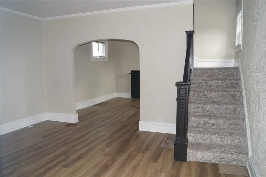 9 E Gaskill Ave, Jeannette, PA 15644 - #3