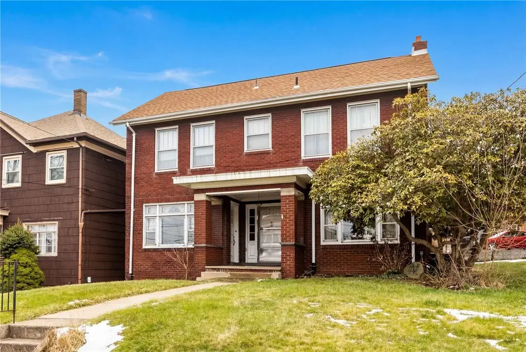 319 4th St, Ellwood City, PA 16117 - #1